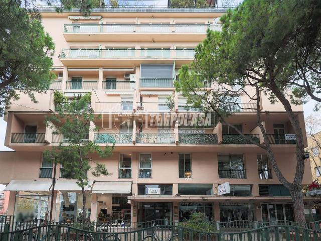 Appartamento in vendita di 134 m² in Viale Maria Ceccarini