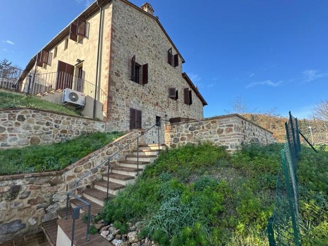 Appartamento in vendita di 134 m² in Località Poggiarello, 53