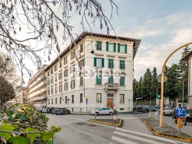 Appartamento in vendita di 134 m² in Piazza Giovambattista Giorgini, 3