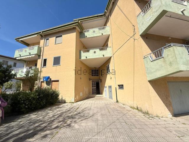 Appartamento in vendita di 135 m² in Via Corrado Alvaro, 1