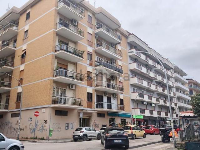 Appartamento in vendita di 135 m² in Via Caduti sul Lavoro, 25