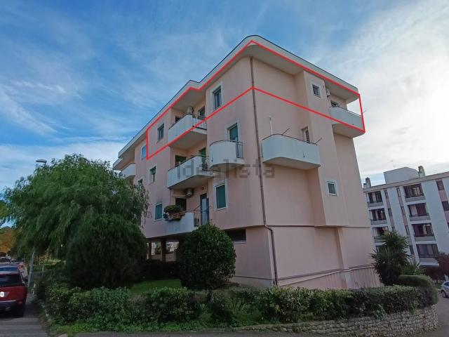 Appartamento in vendita di 135 m² in Via Canada