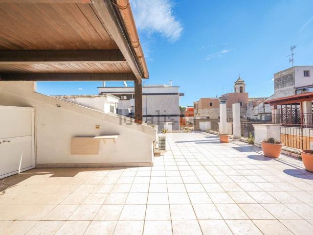 Appartamento in vendita di 135 m² in Via Cesare Cantù, 69