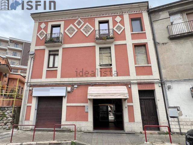 Appartamento in vendita di 135 m² in Via Antonio Guarasci, 78