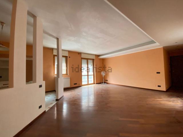 Appartamento in vendita di 135 m² in Via Altamura, 30