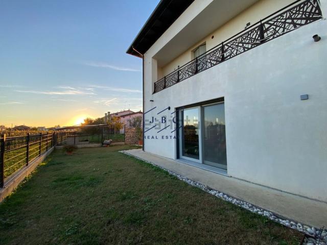 Appartamento in vendita di 135 m² in Via Aldo Moro