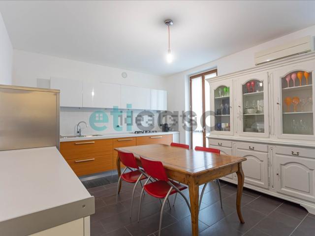 Appartamento in vendita di 135 m² in Via Arturo Govoni, 21