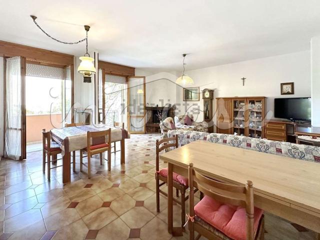 Appartamento in vendita di 135 m² in Via Augusto Massari, 2