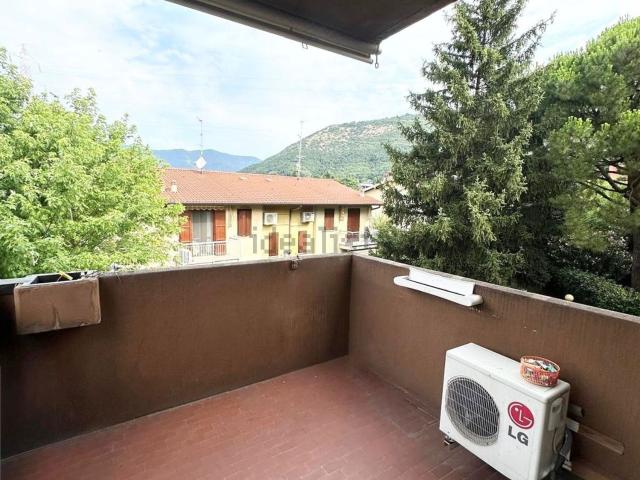 Appartamento in vendita di 135 m² in Via Basseda