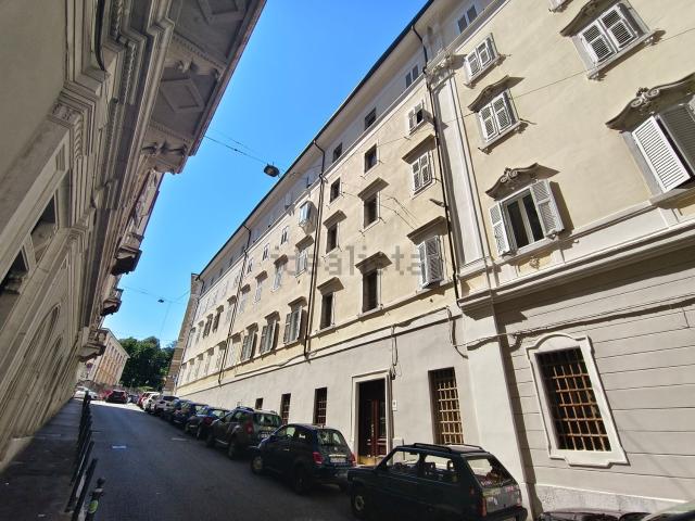 Appartamento in vendita di 135 m² in Via Belpoggio, 5