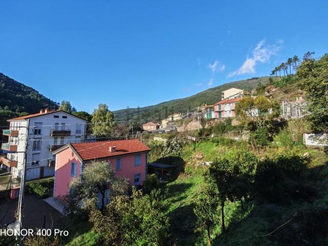 Appartamento in vendita di 135 m² in Via Brigate Cento Croci