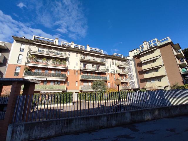 Appartamento in vendita di 135 m² in Via G. B. Rota, 21