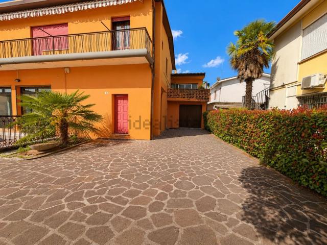 Appartamento in vendita di 135 m² in Via G. Boschieri