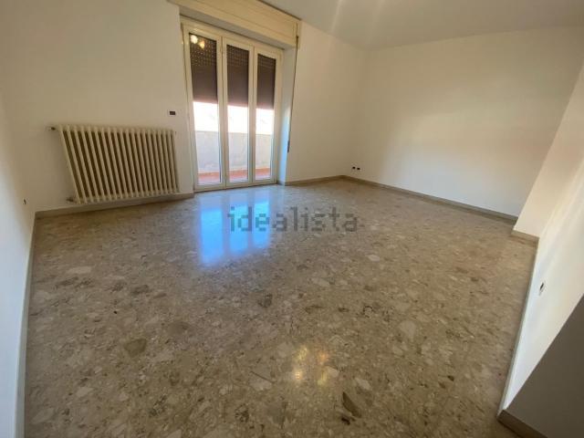Appartamento in vendita di 135 m² in Via Gabriele D&apos Annunzio, 6