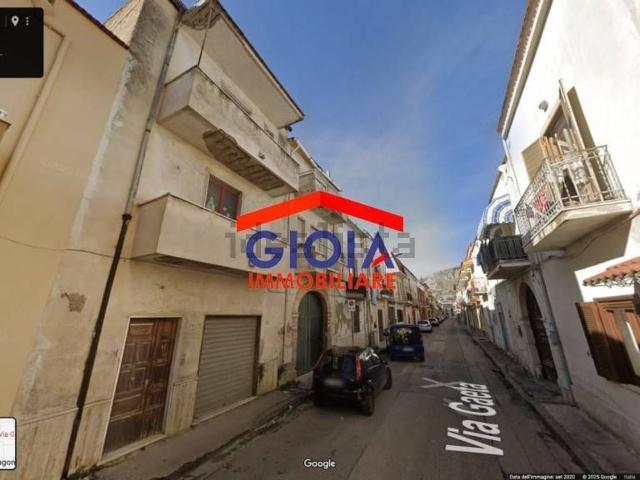 Appartamento in vendita di 135 m² in Via Gaeta