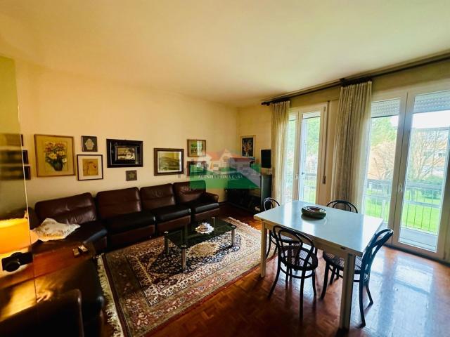 Appartamento in vendita di 135 m² in Via Giuseppe Nardi