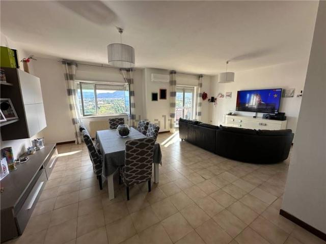 Appartamento in vendita di 135 m² in Via Giacomo Matteotti, 3