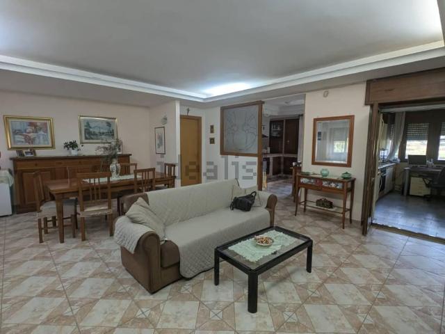 Appartamento in vendita di 135 m² in Via Giovan Battista Pergolesi, 9
