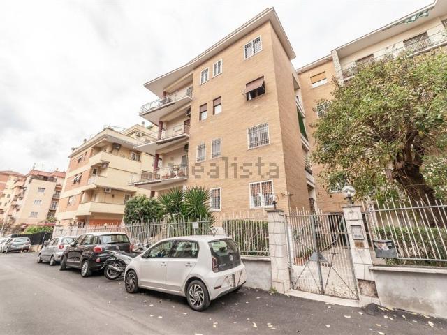 Appartamento in vendita di 135 m² in Via Giovanni Battista Falcone