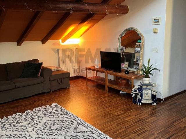 Appartamento in vendita di 135 m² in Via Giovanni Pascoli, 17