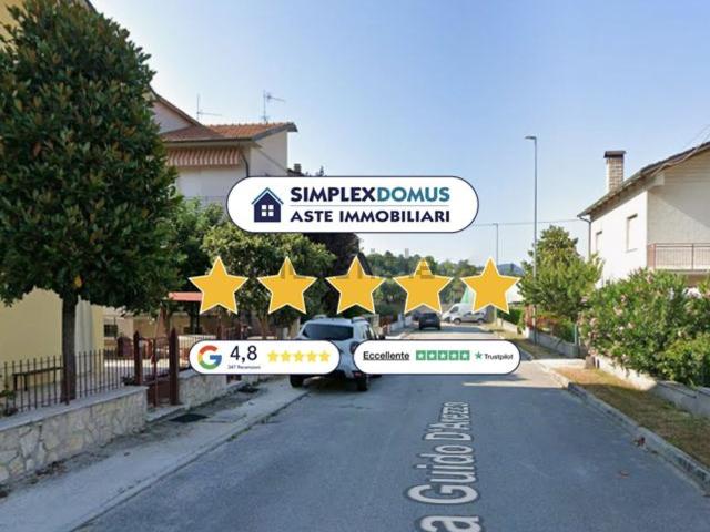 Appartamento in vendita di 135 m² in Via Guido D&apos Arezzo