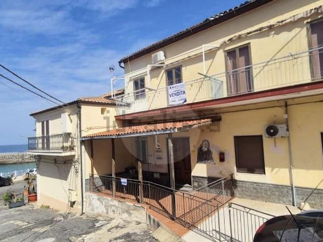 Appartamento in vendita di 135 m² in Via D. Cardona, 45
