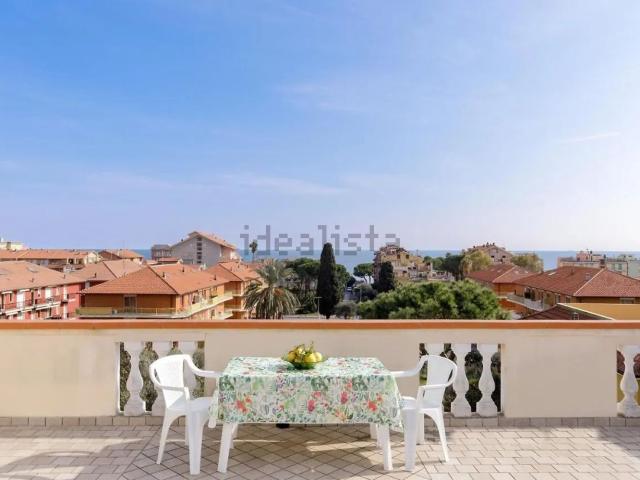 Appartamento in vendita di 135 m² in Via Dott. F. Traversa, 13