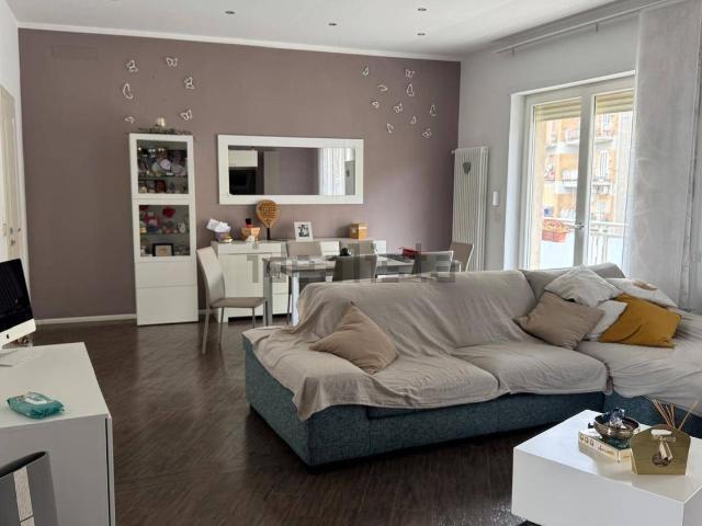 Appartamento in vendita di 135 m² in Via Domenico Fontana, 109