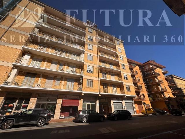 Appartamento in vendita di 135 m² in Via degli Imbimbo, 34