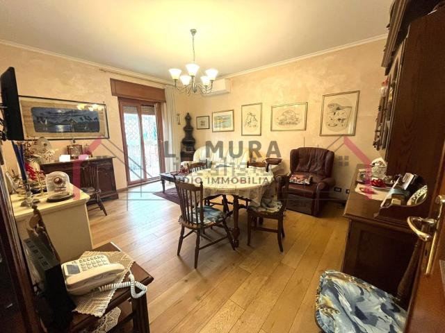 Appartamento in vendita di 135 m² in Via degli Ontani