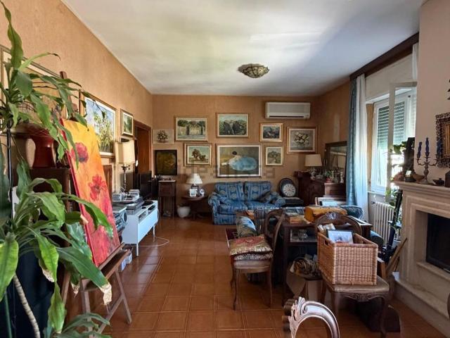 Appartamento in vendita di 135 m² in Via dei Pensieri, 89