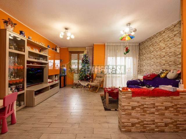 Appartamento in vendita di 135 m² in Via dei Tigli, 3