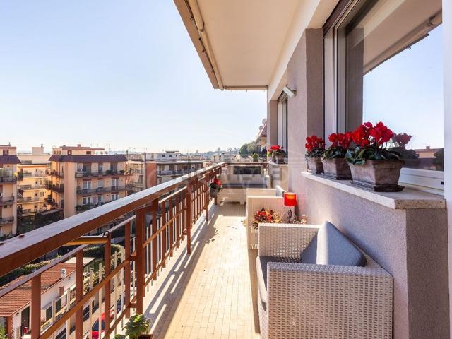 Appartamento in vendita di 135 m² in Via del Nuoto