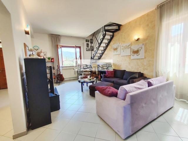 Appartamento in vendita di 135 m² in Via del Pantaneto, 204