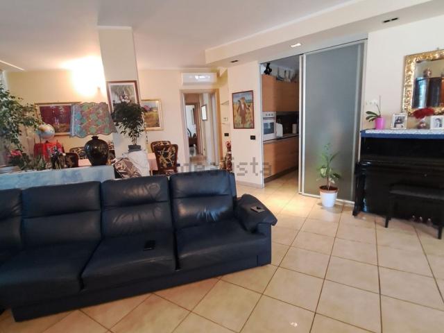 Appartamento in vendita di 135 m² in Via della Liberazione