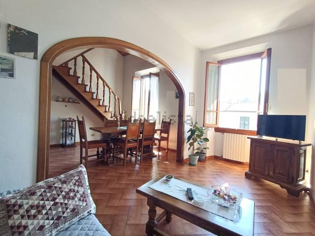 Appartamento in vendita di 135 m² in Via della Repubblica