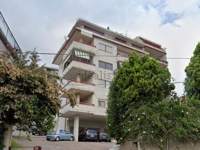 Appartamento in vendita di 135 m² in Via Duca d&apos Aosta