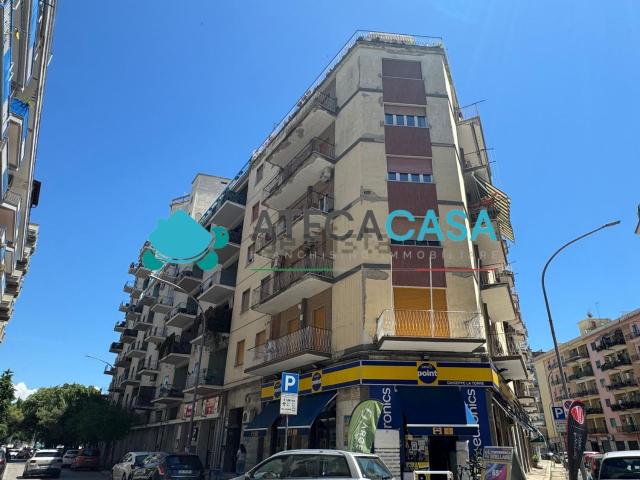 Appartamento in vendita di 135 m² in Via Emilio Perrone, 11