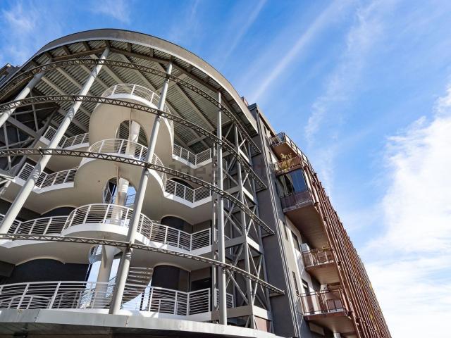 Appartamento in vendita di 135 m² in Via Enrico Cosenz, 13