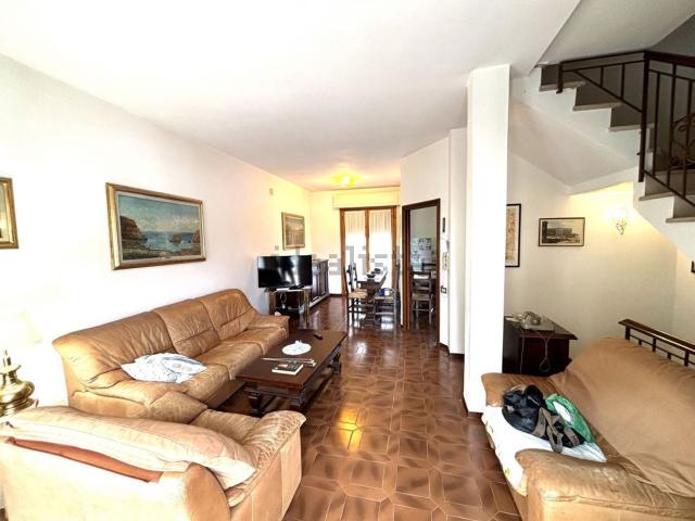 Appartamento in vendita di 135 m² in Via Etna