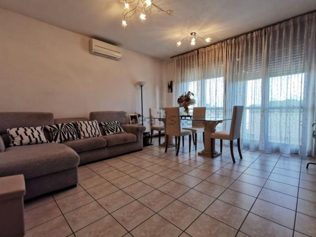 Appartamento in vendita di 135 m² in Via F.T. Marinetti, 1