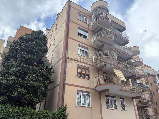 Appartamento in vendita di 135 m² in Via Fermo Corni, 2