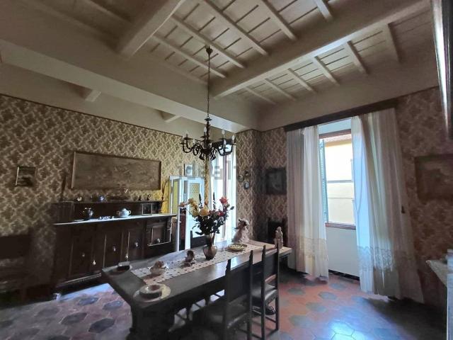 Appartamento in vendita di 135 m² in Via Filippo Nicolai, 38