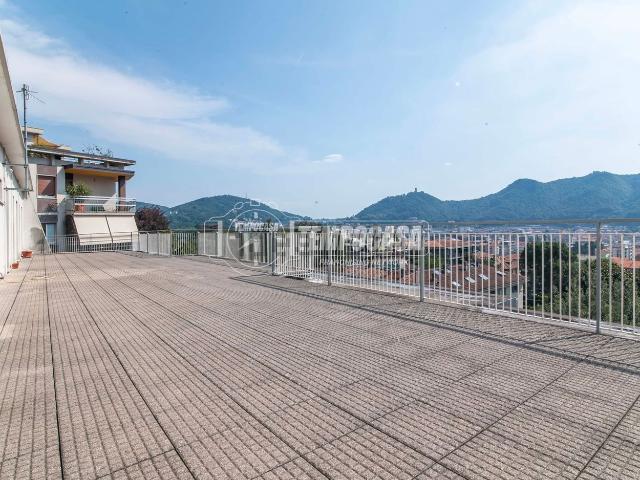 Appartamento in vendita di 135 m² in Via Francesco Crispi, 51
