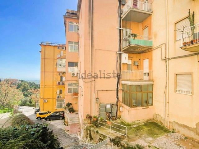 Appartamento in vendita di 135 m² in Via Francesco Crispi, 84