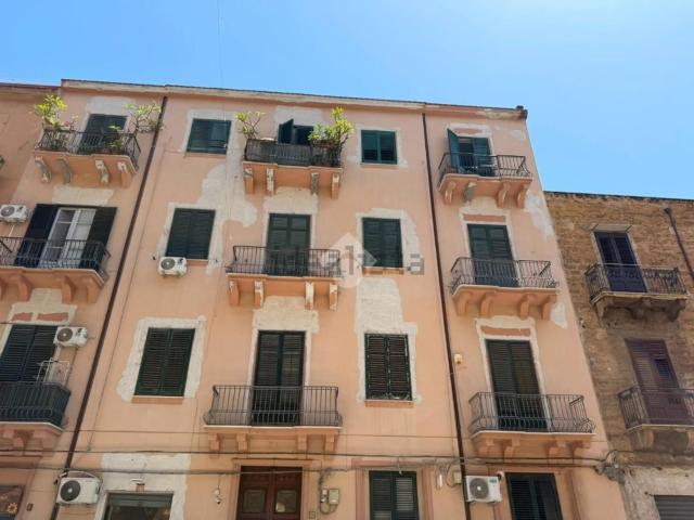 Appartamento in vendita di 135 m² in Via Francesco Paolo Perez, 74