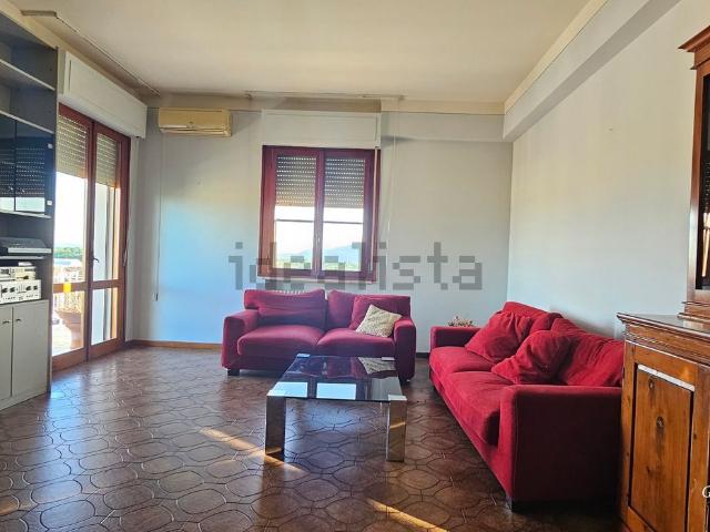 Appartamento in vendita di 135 m² in Via fratello cervi