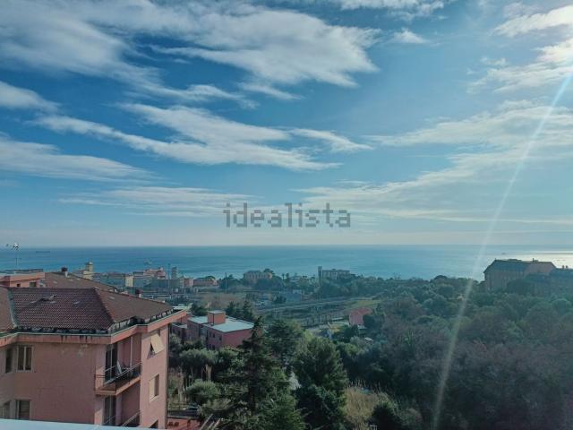 Appartamento in vendita di 135 m² in Via Fratelli Grondona
