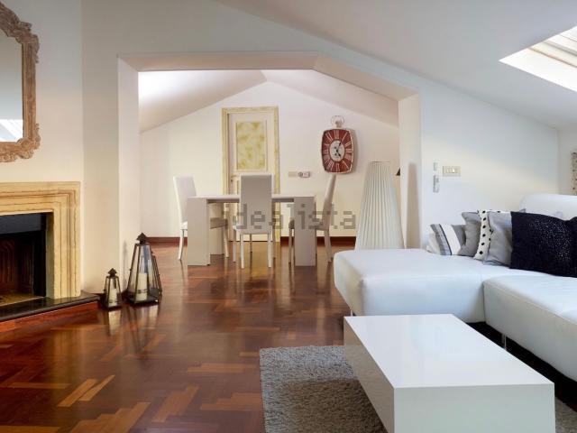 Appartamento in vendita di 135 m² in Via Indipendenza