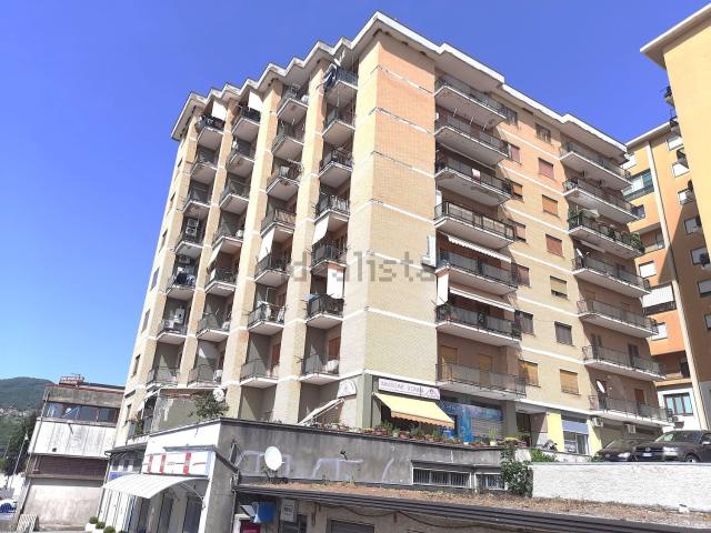 Appartamento in vendita di 135 m² in Via L. Rinaldi, 56